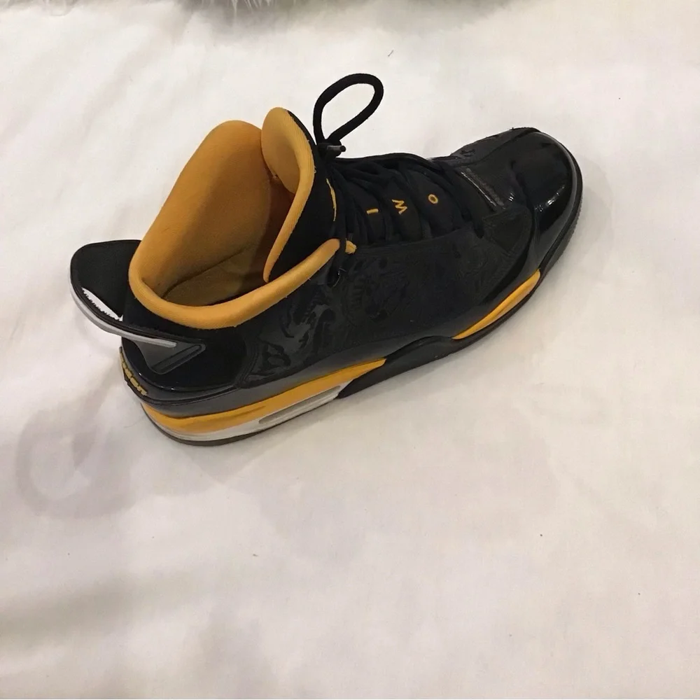 Jordan Men's Black and Yellow Low-Top Sneakers